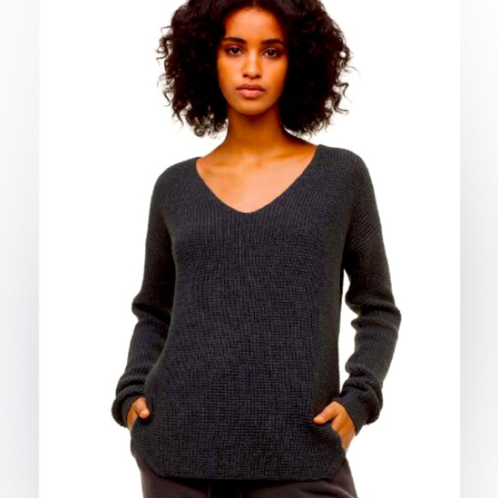 Aritzia Wilfred Free Wolter 100% Merino Wool Sweater V Neck Long Sleeve Size XXS